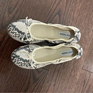 Steve Madden Snakeskin Ballet slipper Size 9 NEVER WORN